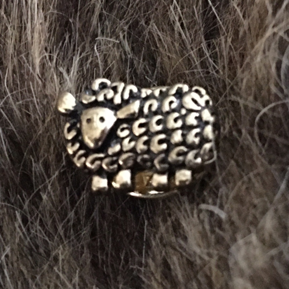 Gold tone little lamb lapel tac pin